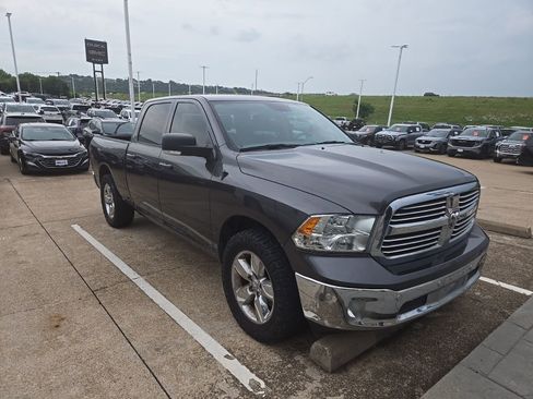 Used 2019 RAM 1500 Big Horn RWD image 2