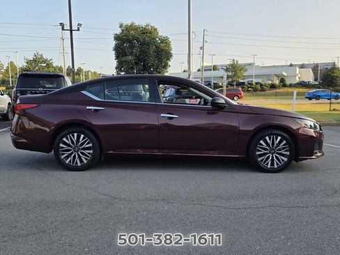 Certified 2025 Nissan Altima 2.5 SV FWD image 6