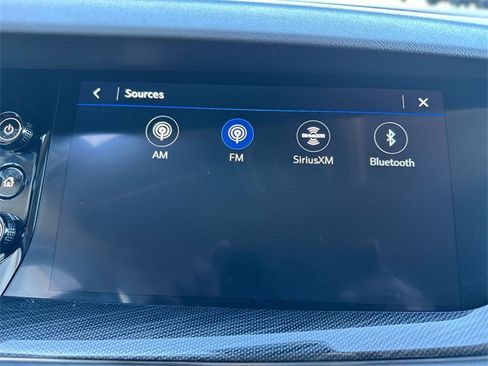 Used 2023 Buick Envision Essence image 17