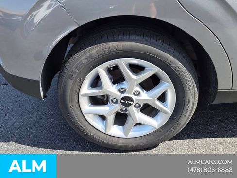 Used 2025 Kia Soul LX w/ LX Technology Package FWD image 16