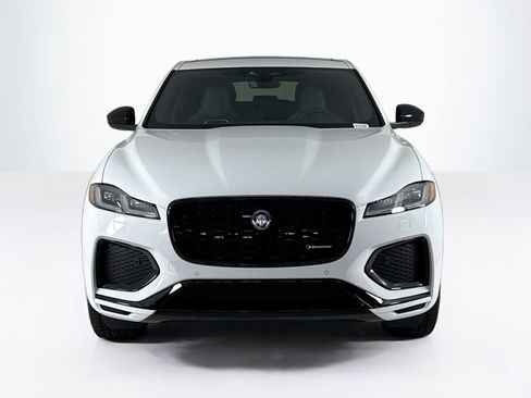 Used 2025 Jaguar F-PACE R-Dynamic S image 8