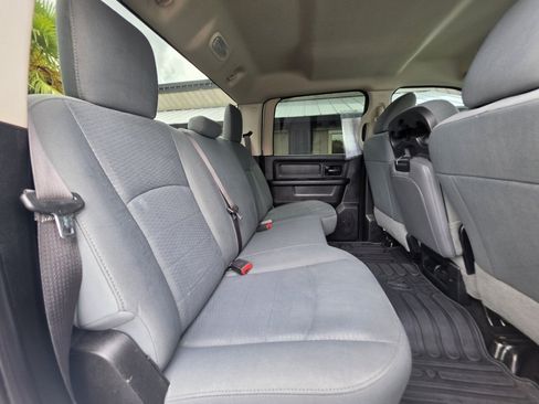 Used 2018 RAM 2500 Tradesman w/ Chrome Appearance Group AWD/4WD image 11
