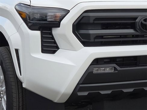 New 2026 Toyota Tacoma SR5 image 9