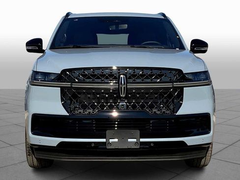 New 2025 Lincoln Navigator Reserve w/ Jet Appearance Package image 3