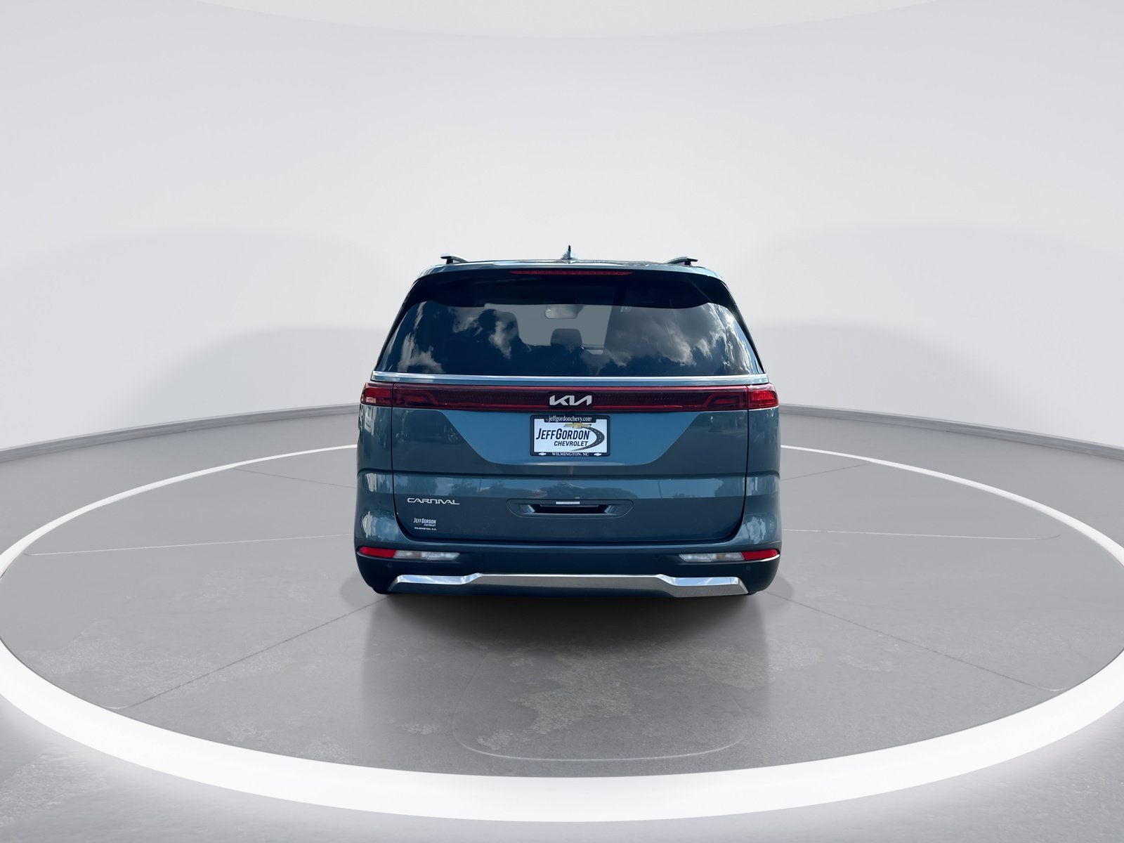 Used 2024 Kia Carnival SX FWD image 8