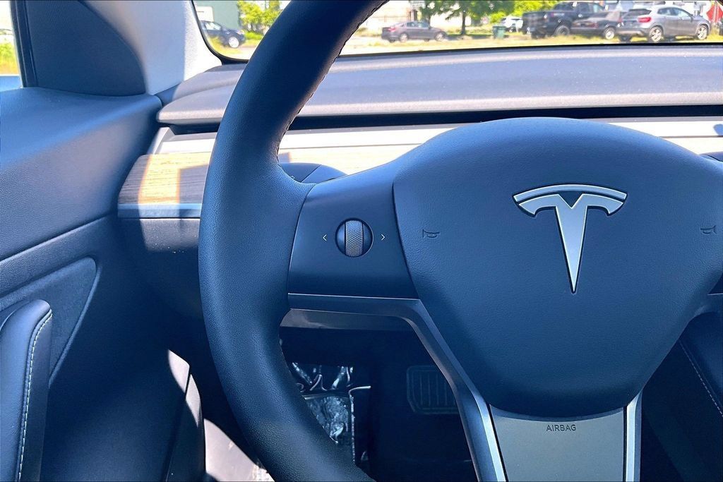 Used 2021 Tesla Model 3 Standard Range Plus RWD image 24