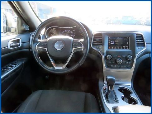 Certified 2021 Jeep Grand Cherokee Laredo image 11