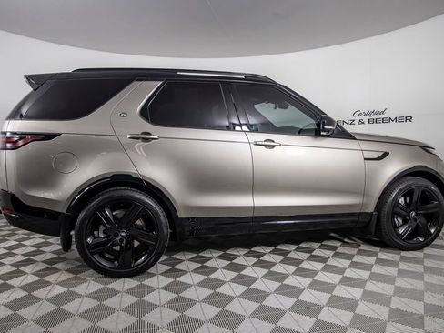 Used 2024 Land Rover Discovery Dynamic SE AWD/4WD image 11