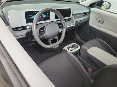 Certified 2022 Hyundai Ioniq 5 SE image 6