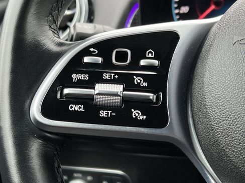 Certified 2022 Mercedes-Benz GLB 250 4MATIC image 31