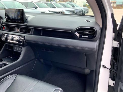 Used 2023 Honda Pilot Elite image 19