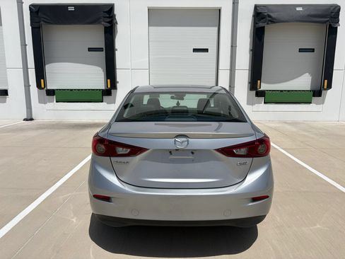 Used 2018 MAZDA MAZDA3 Touring FWD image 34
