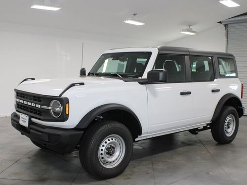 New 2025 Ford Bronco 4-Door image 3