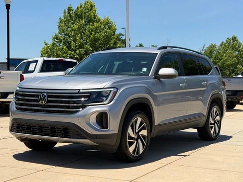 Used 2025 Volkswagen Atlas SE FWD image 6