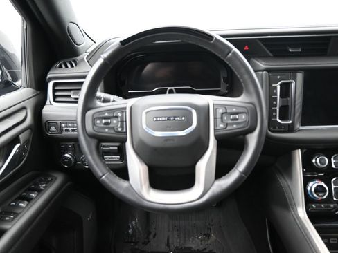 Used 2024 GMC Yukon XL Denali w/ Advanced Technology Package image 10