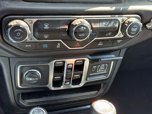 Used 2023 Jeep Wrangler Unlimited Sahara AWD/4WD image 20