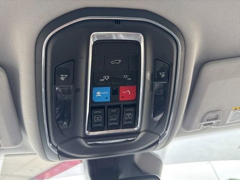 Used 2021 Jeep Grand Cherokee L Limited AWD/4WD image 22