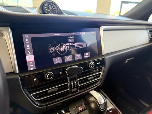 Used 2022 Porsche Macan S image 31