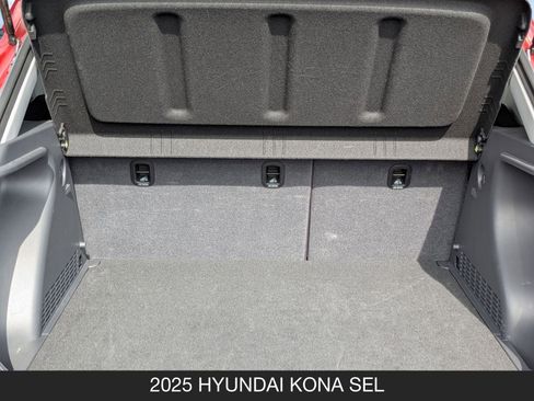 Used 2025 Hyundai Kona SEL image 21