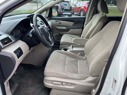 Used 2016 Honda Odyssey EX image 19