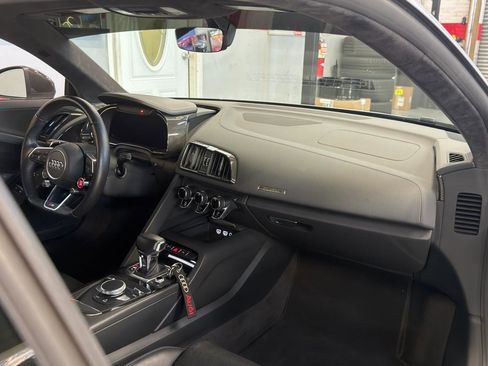 Used 2018 Audi R8 V10 plus w/ 20" Wheel Package AWD/4WD image 17