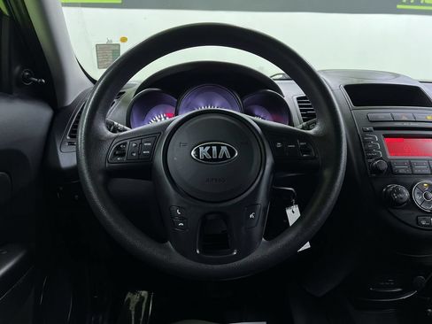 Used 2013 Kia Soul FWD image 20
