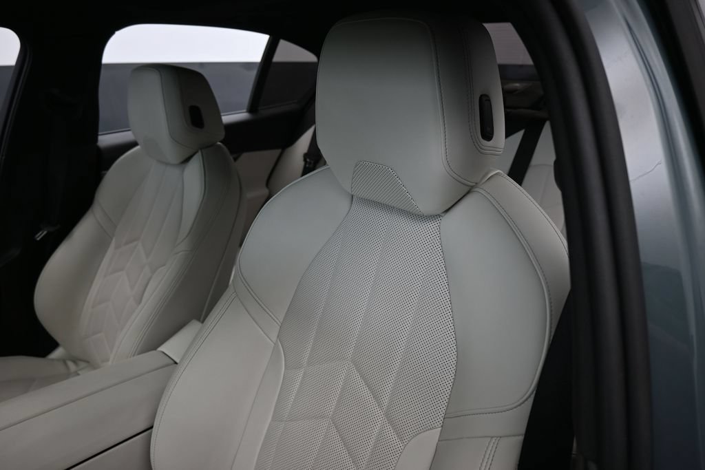 Used 2024 BMW 530i w/ M Sport Package RWD image 20