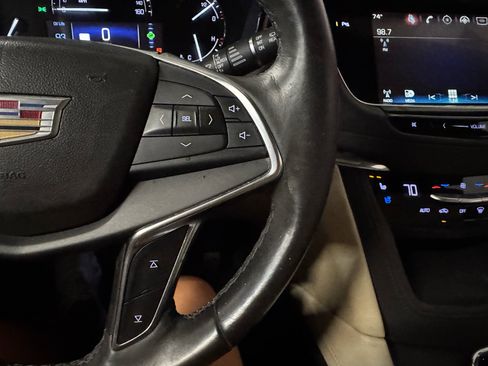 Used 2017 Cadillac XT5 Premium Luxury w/ Advanced Security Package FWD image 24