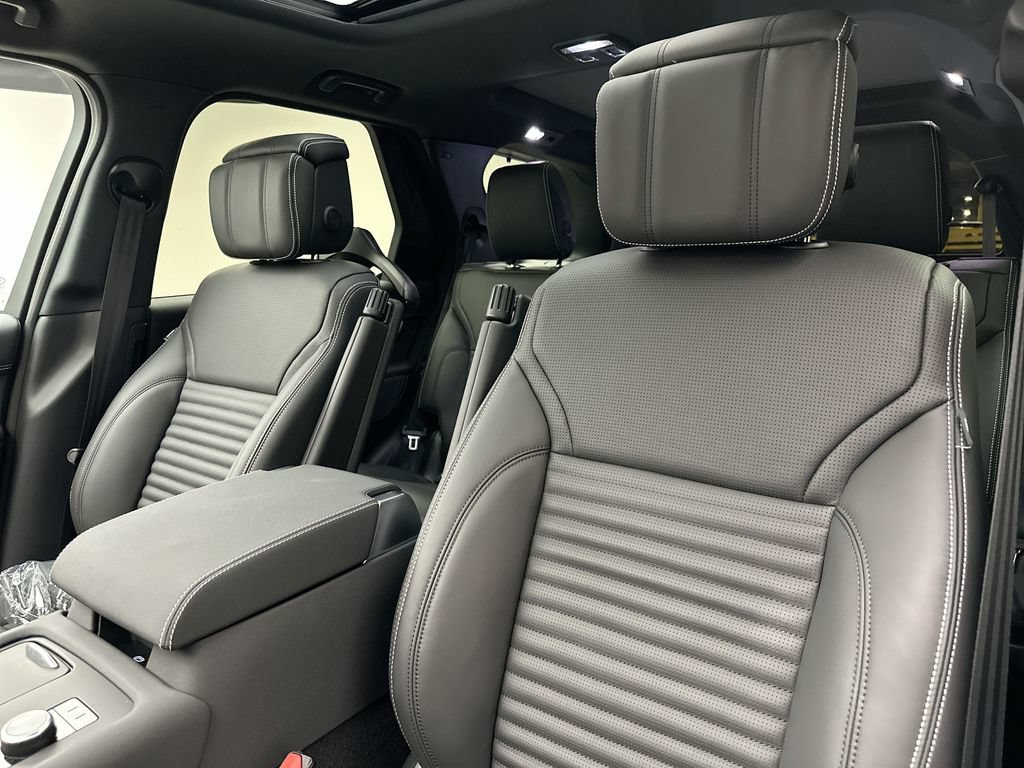 New 2026 Land Rover Discovery Dynamic SE AWD/4WD image 10
