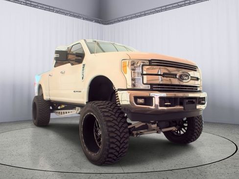 Used 2017 Ford F250 Lariat w/ Chrome Package AWD/4WD image 13