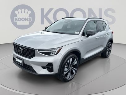 Used 2023 Volvo XC40 B5 Plus w/ Protection Package Premier