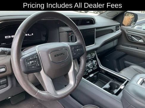 Used 2022 GMC Yukon Denali w/ Denali Premium Package AWD/4WD image 10