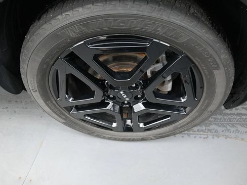Certified 2024 Kia Telluride EX X-Line AWD/4WD image 9