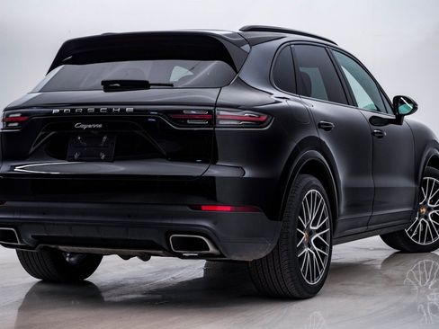 Certified 2022 Porsche Cayenne image 11