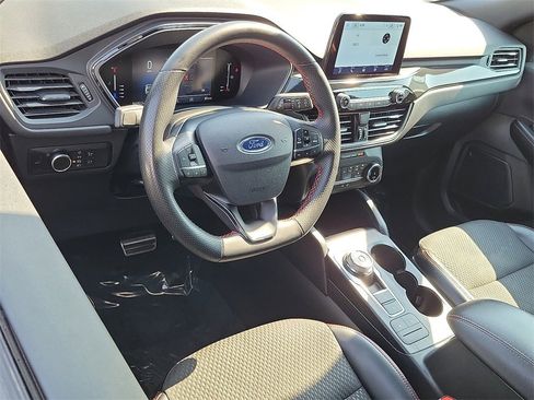 Used 2023 Ford Escape ST-Line image 2