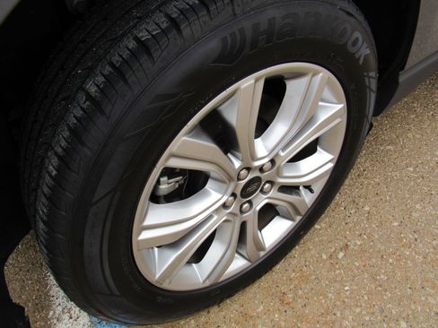 Used 2024 Ford Edge Titanium image 40