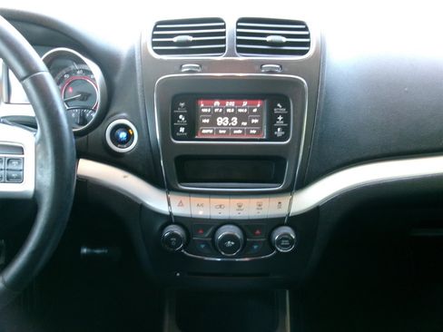 Used 2013 Dodge Journey American Value Package w/ Flexible Seating Group FWD image 18