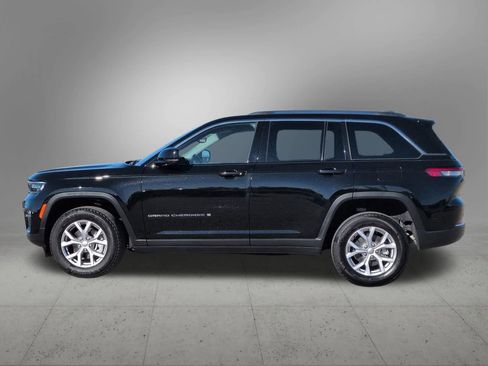 Used 2022 Jeep Grand Cherokee Limited image 3
