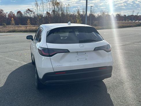 New 2026 Honda HR-V LX image 8