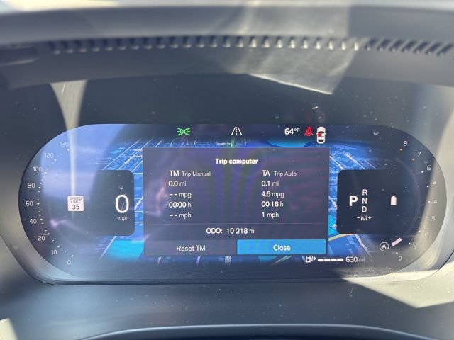 Certified 2025 Volvo XC40 B5 Plus AWD/4WD image 24