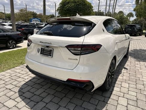 Used 2022 Maserati Levante GT AWD/4WD image 36