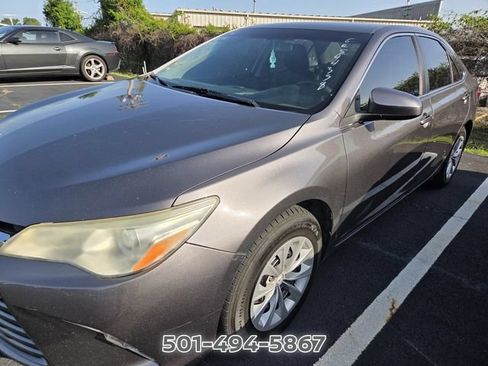 Used 2016 Toyota Camry LE FWD image 5