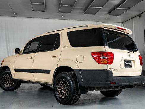 Used 2004 Toyota Sequoia SR5 w/ Convenience Pkg RWD image 10