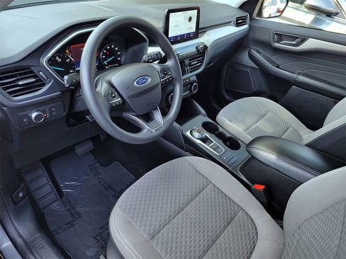 Used 2022 Ford Escape SE image 9