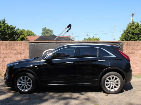 Used 2019 Cadillac XT4 Luxury w/ Cold Weather Package AWD/4WD image 2
