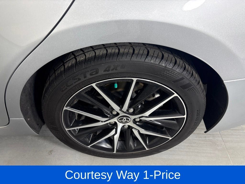 Used 2024 Toyota Camry SE FWD image 13