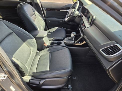 Certified 2024 Kia Seltos EX FWD image 16