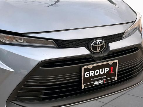 Used 2024 Toyota Corolla LE FWD image 29