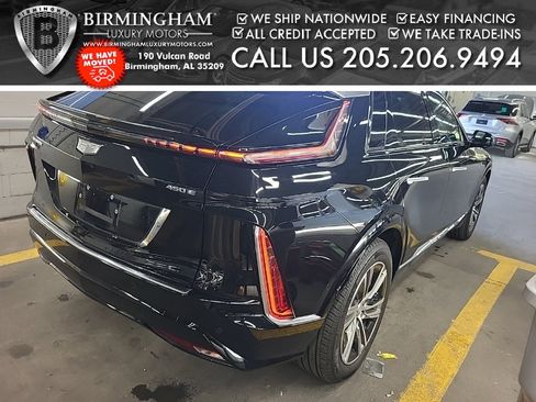 Used 2024 Cadillac Lyriq Luxury RWD image 2