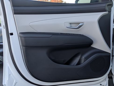 New 2026 Hyundai Tucson SE image 12